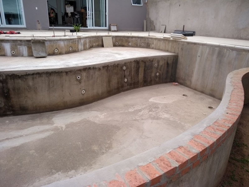 Construção de Piscina de Alvenaria Preço Jandira - Construção Piscina Azulejo