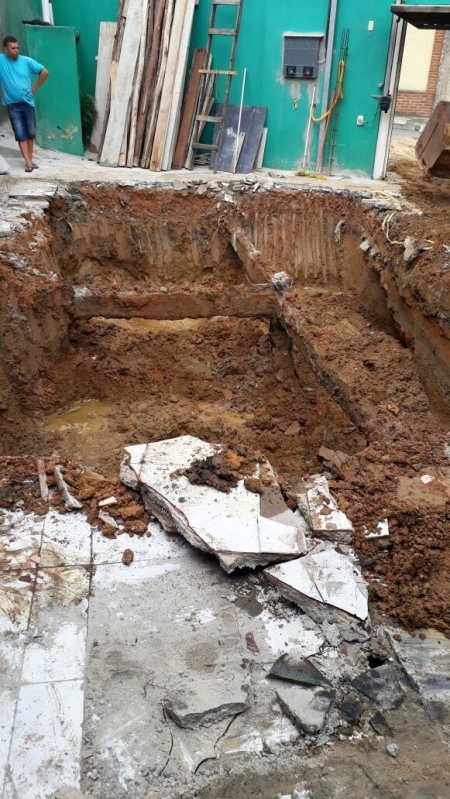 Empresa de Construção de Piscina de Fibra Aquecida Conjunto Habitacional Padre Manoel da Nóbrega - Construção de Piscina Azulejo