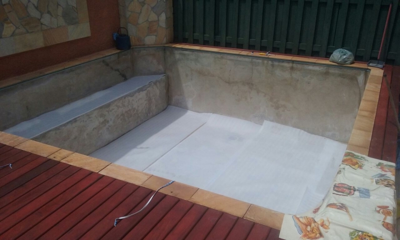 Onde Encontro Piscinas com Deck Jardim Guedala - Piscinas Pequenas